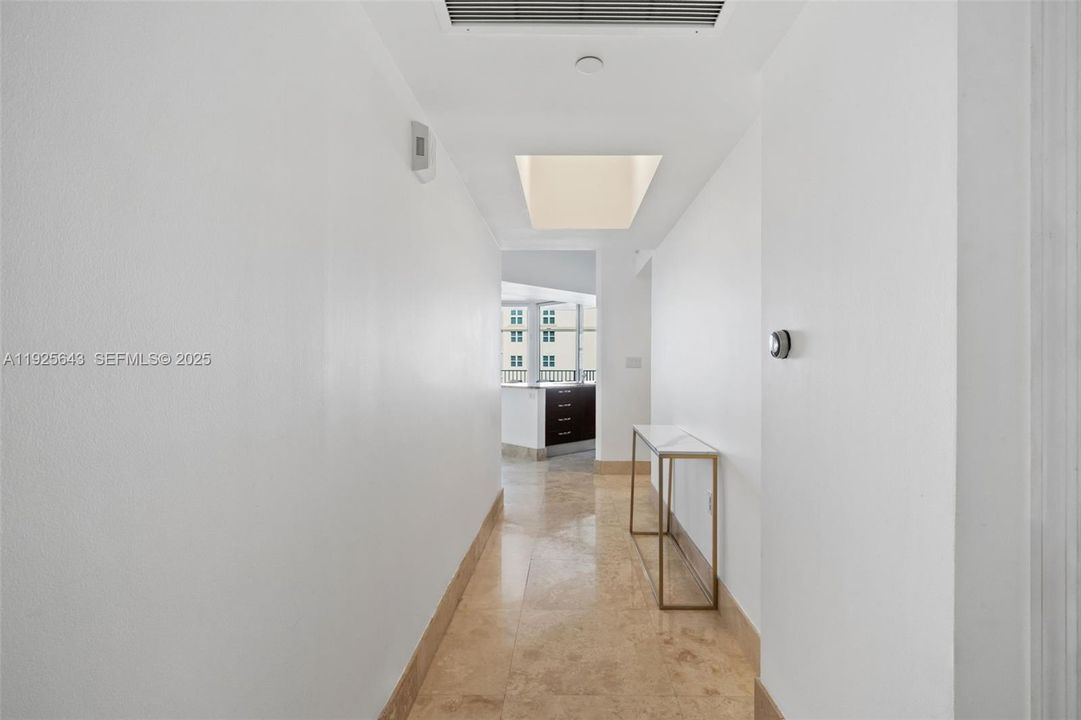 В аренду: $3,900 (2 спален, 2 ванн, 1312 Квадратных фут)