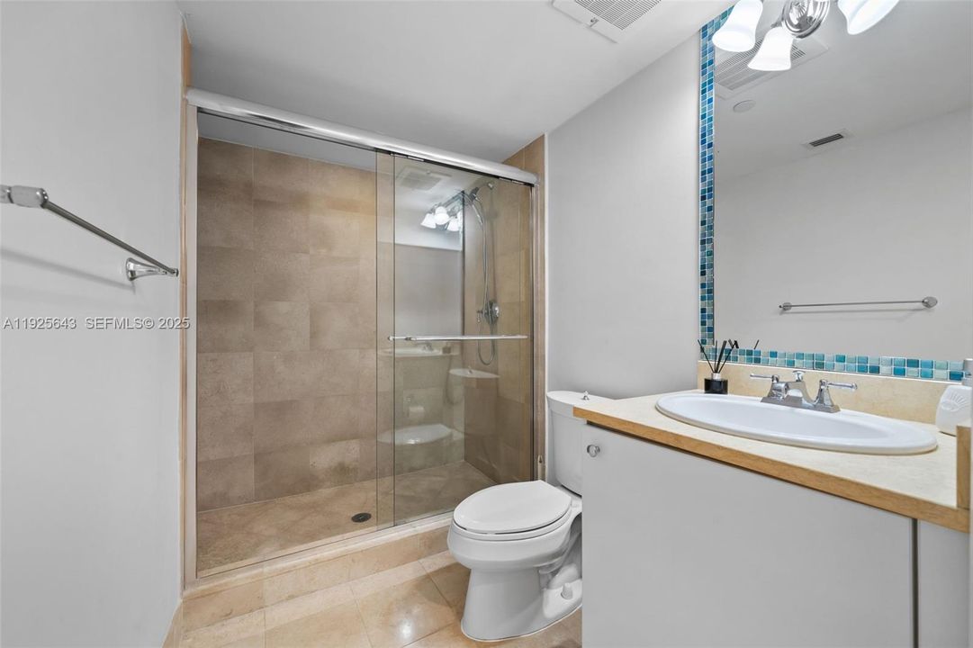 В аренду: $3,900 (2 спален, 2 ванн, 1312 Квадратных фут)