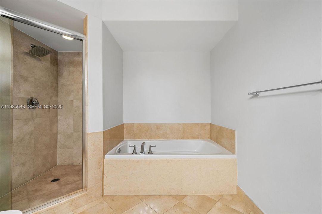 В аренду: $3,900 (2 спален, 2 ванн, 1312 Квадратных фут)