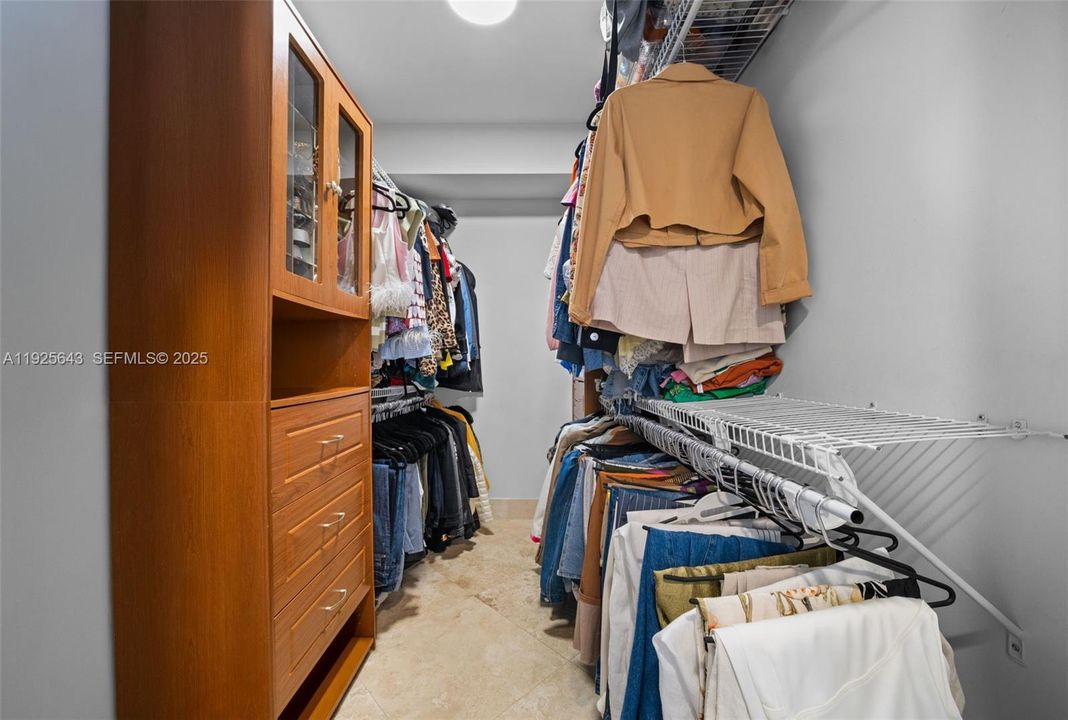 В аренду: $3,900 (2 спален, 2 ванн, 1312 Квадратных фут)