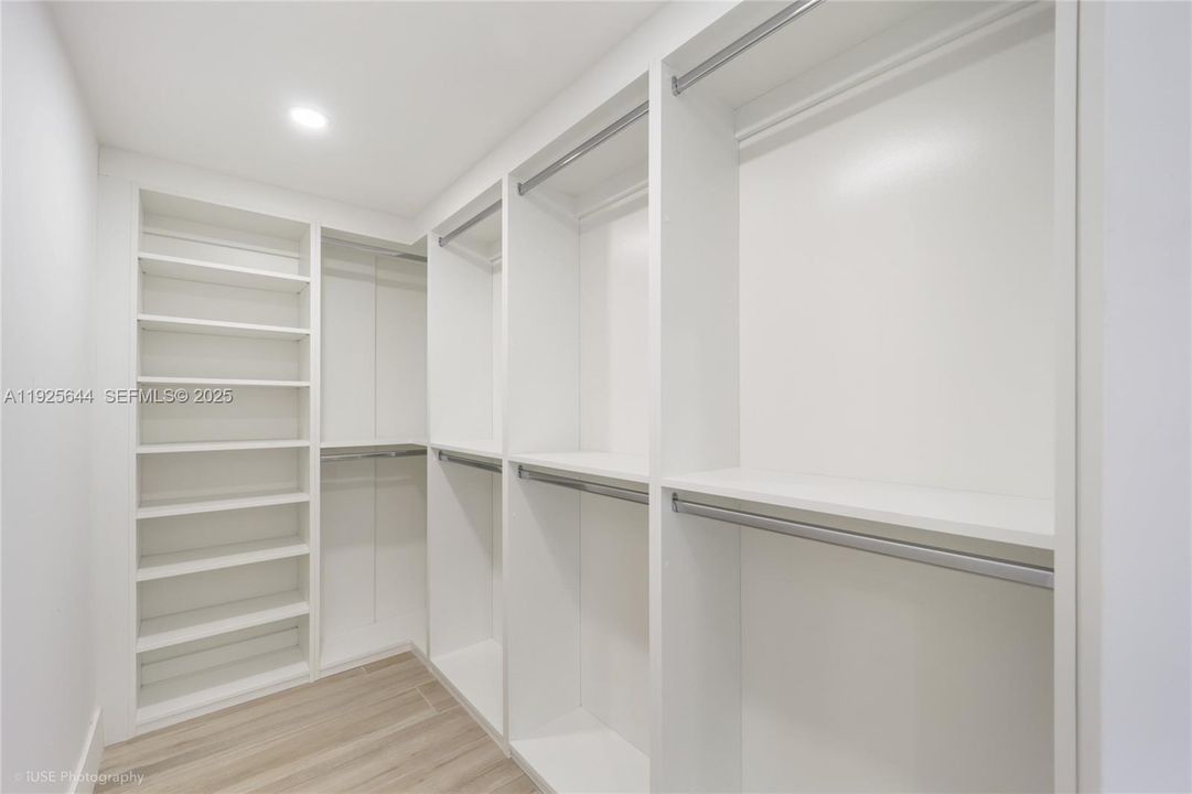 出租: $5,500 (3 贝兹, 3 浴室, 1500 平方英尺)