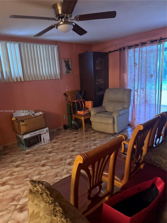 For Sale: $450,000 (3 beds, 2 baths, 1520 Square Feet)