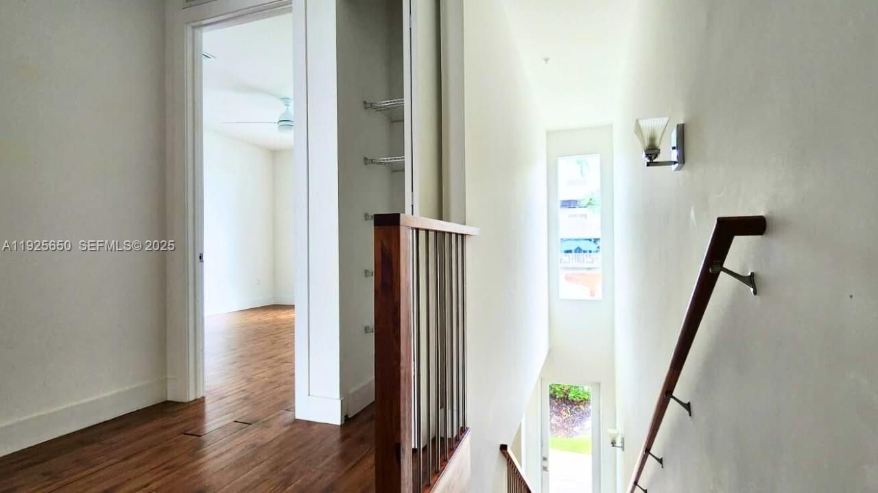 For Rent: $2,800 (2 beds, 2 baths, 1225 Square Feet)