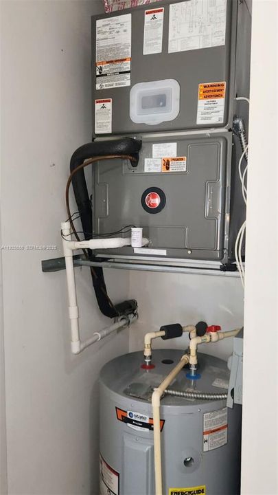 For Rent: $2,800 (2 beds, 2 baths, 1225 Square Feet)