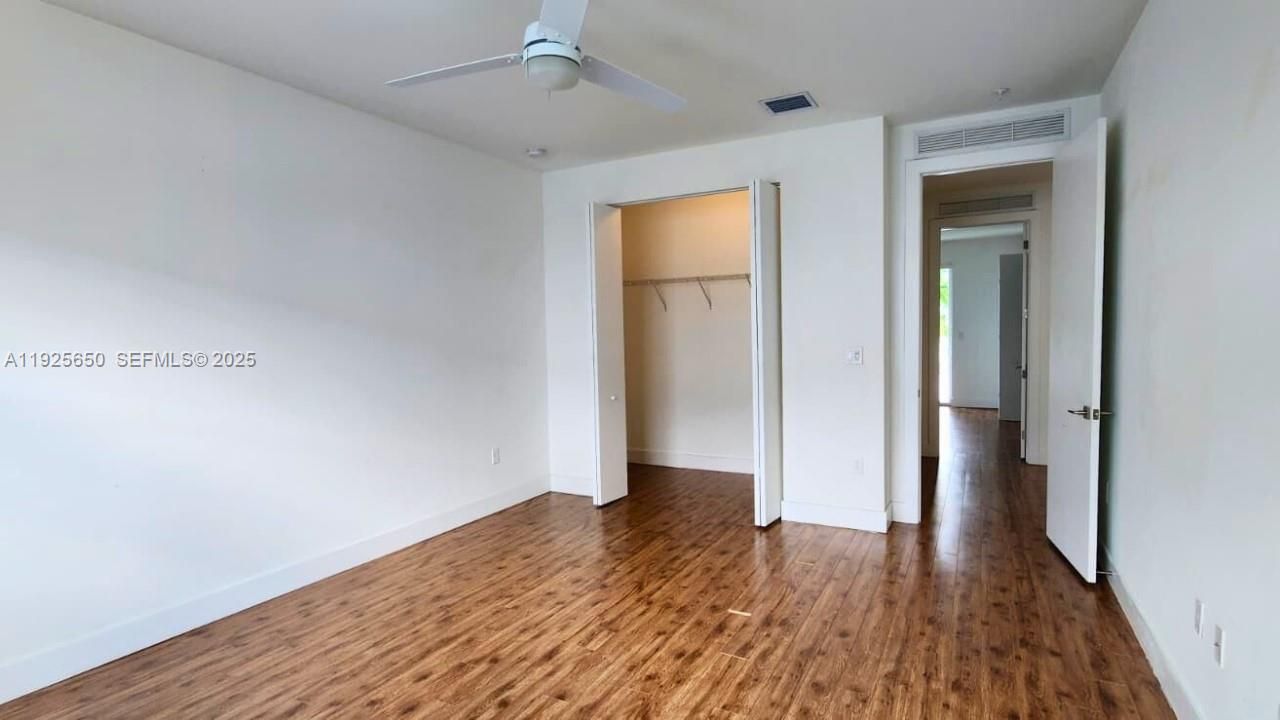 For Rent: $2,800 (2 beds, 2 baths, 1225 Square Feet)
