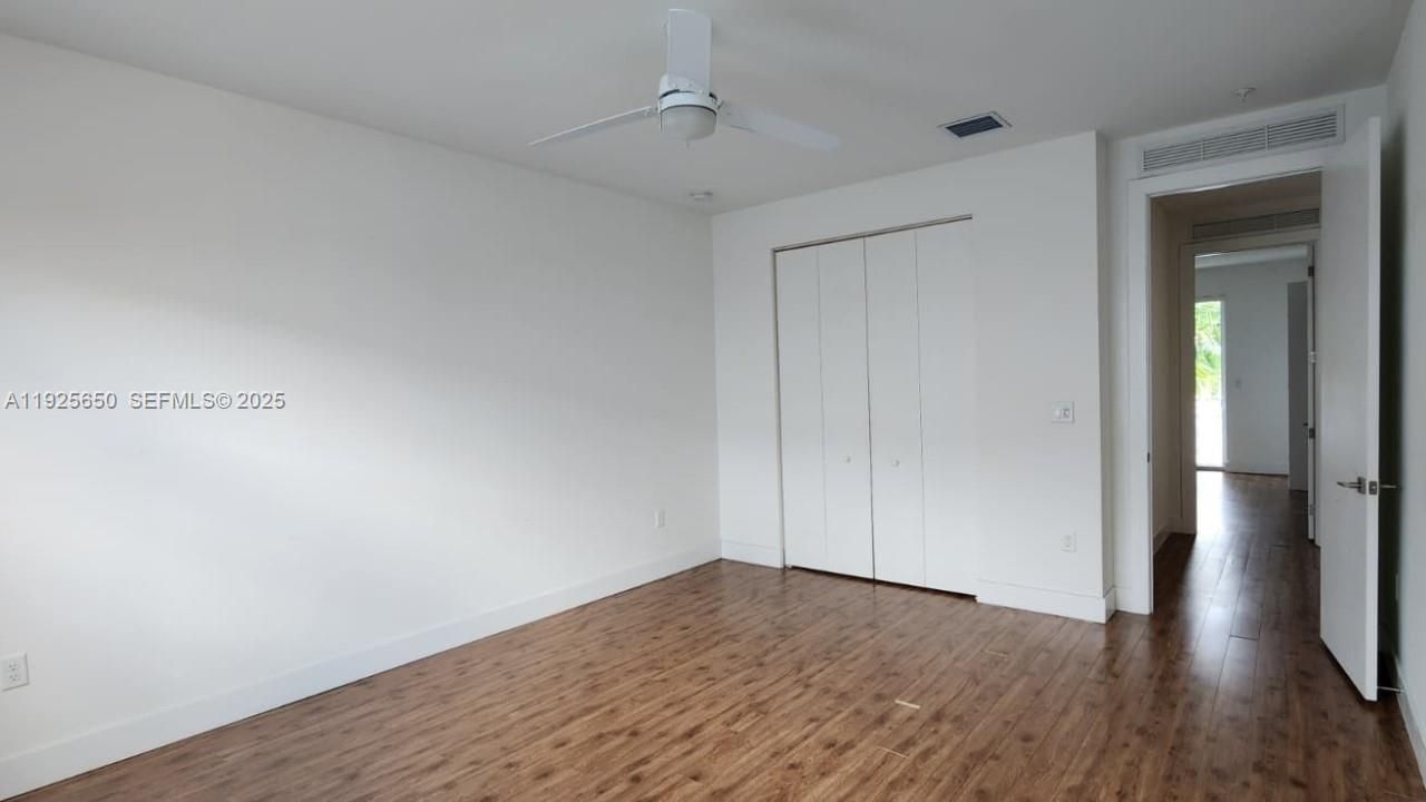 For Rent: $2,800 (2 beds, 2 baths, 1225 Square Feet)