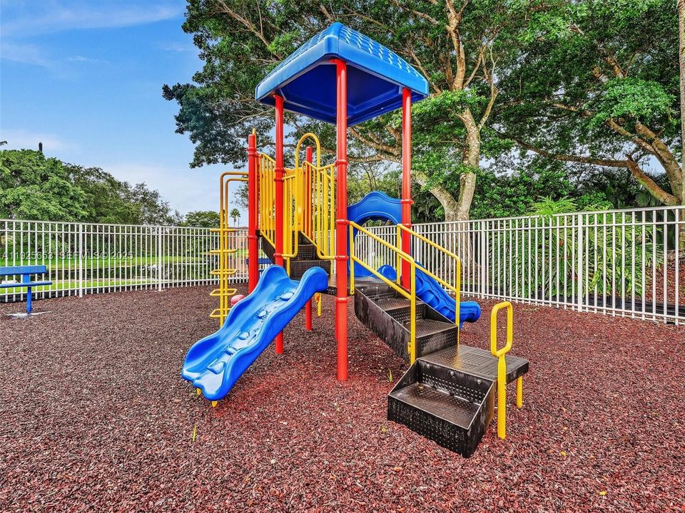 En Venta: $650,000 (3 camas, 2 baños, 1669 Pies cuadrados)