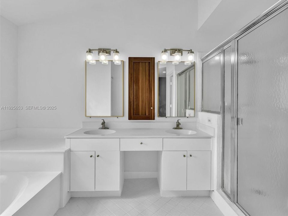 En Venta: $650,000 (3 camas, 2 baños, 1669 Pies cuadrados)