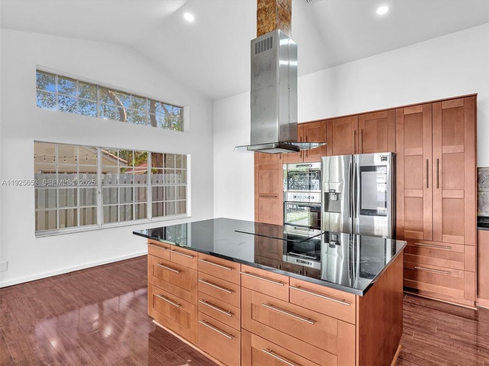 En Venta: $650,000 (3 camas, 2 baños, 1669 Pies cuadrados)