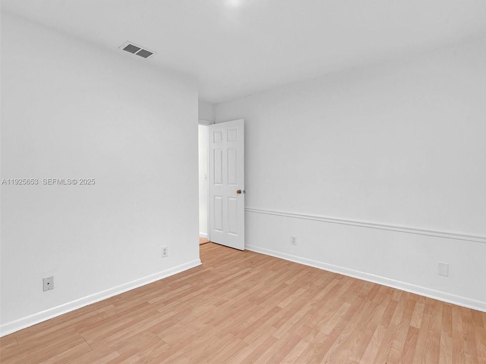 En Venta: $650,000 (3 camas, 2 baños, 1669 Pies cuadrados)