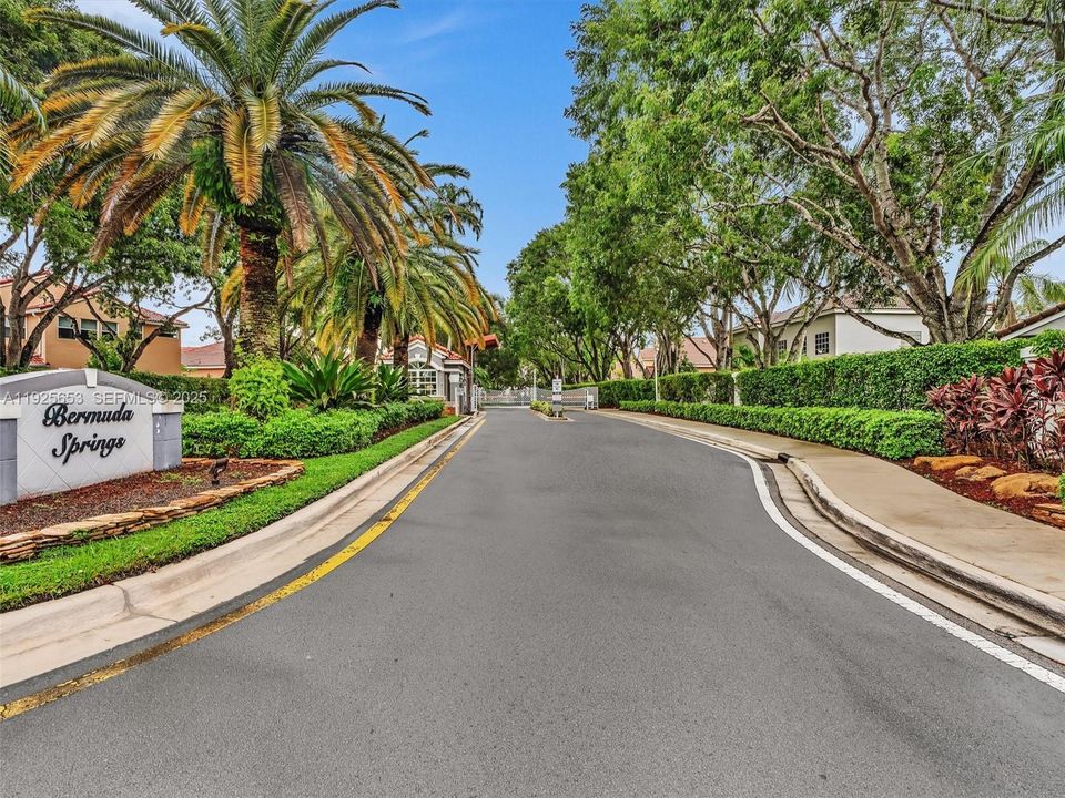 En Venta: $650,000 (3 camas, 2 baños, 1669 Pies cuadrados)