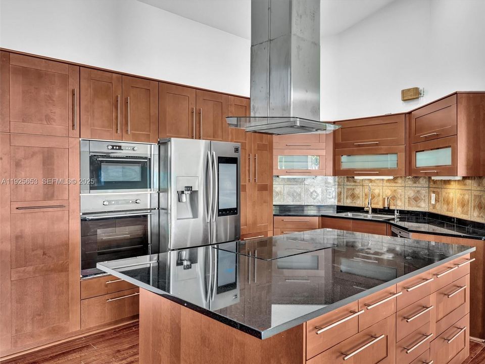 En Venta: $650,000 (3 camas, 2 baños, 1669 Pies cuadrados)