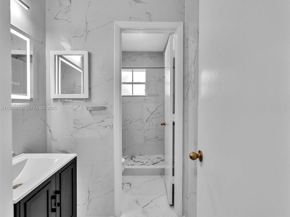 En Venta: $650,000 (3 camas, 2 baños, 1669 Pies cuadrados)