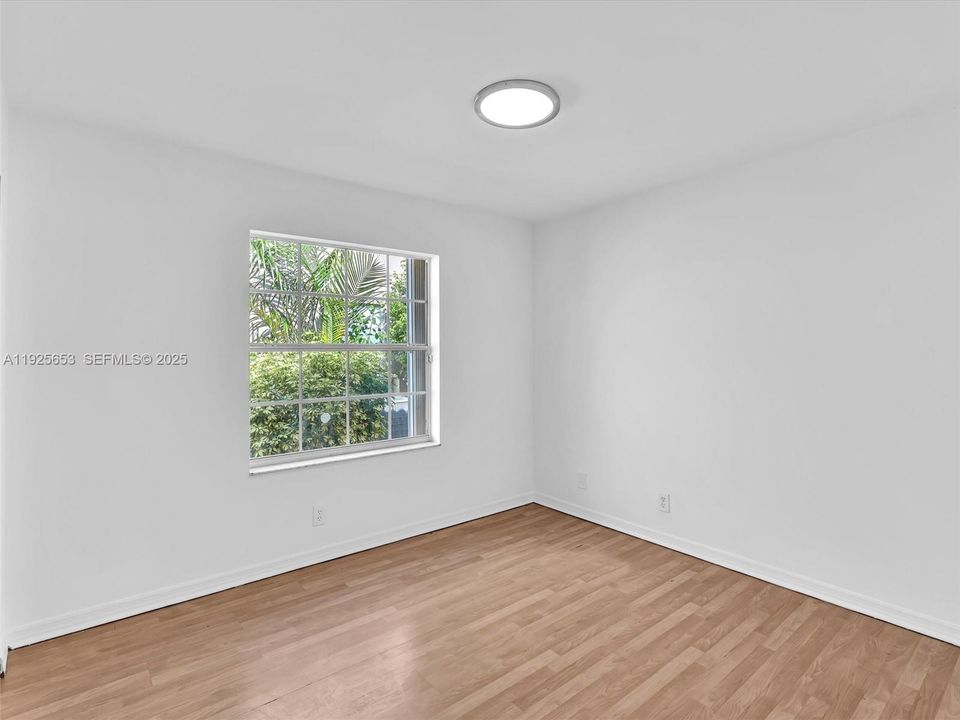 En Venta: $650,000 (3 camas, 2 baños, 1669 Pies cuadrados)