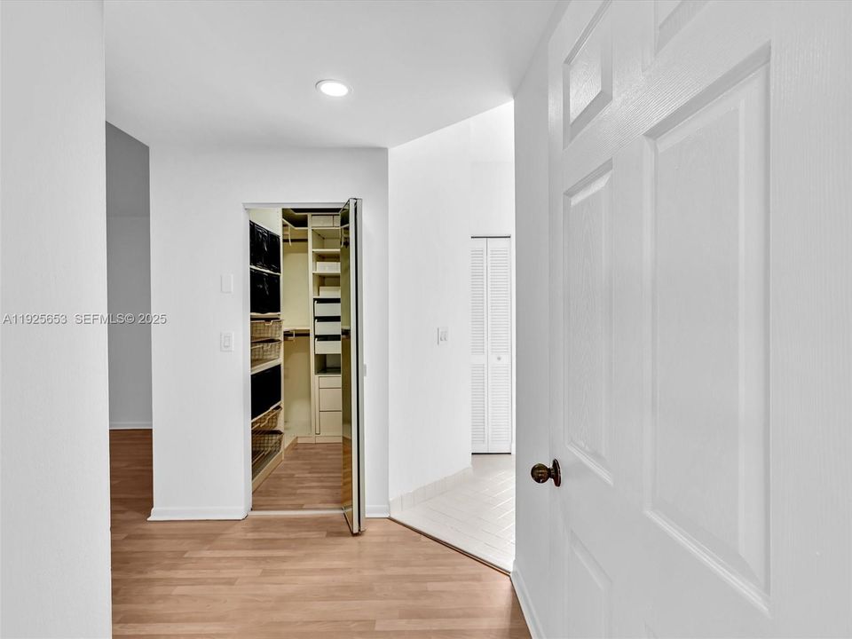 En Venta: $650,000 (3 camas, 2 baños, 1669 Pies cuadrados)