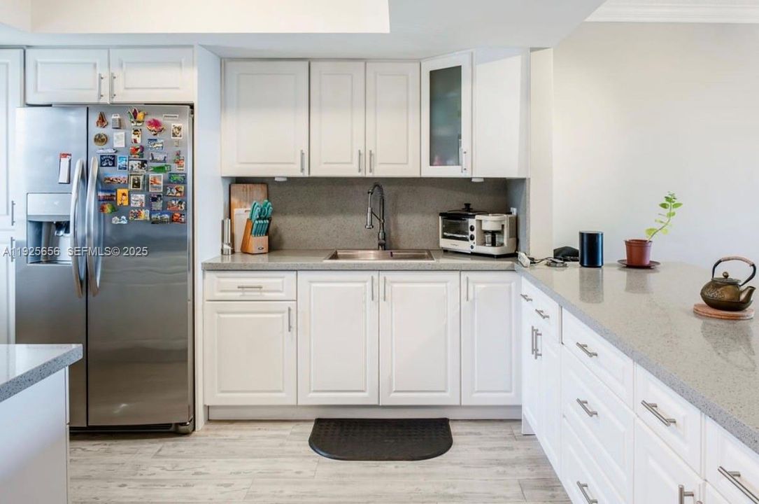 待售: $265,000 (2 贝兹, 1 浴室, 987 平方英尺)