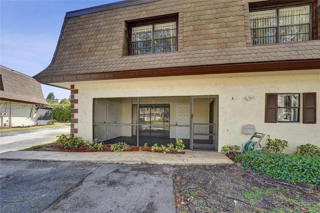 For Rent: $2,950 (3 beds, 2 baths, 1593 Square Feet)