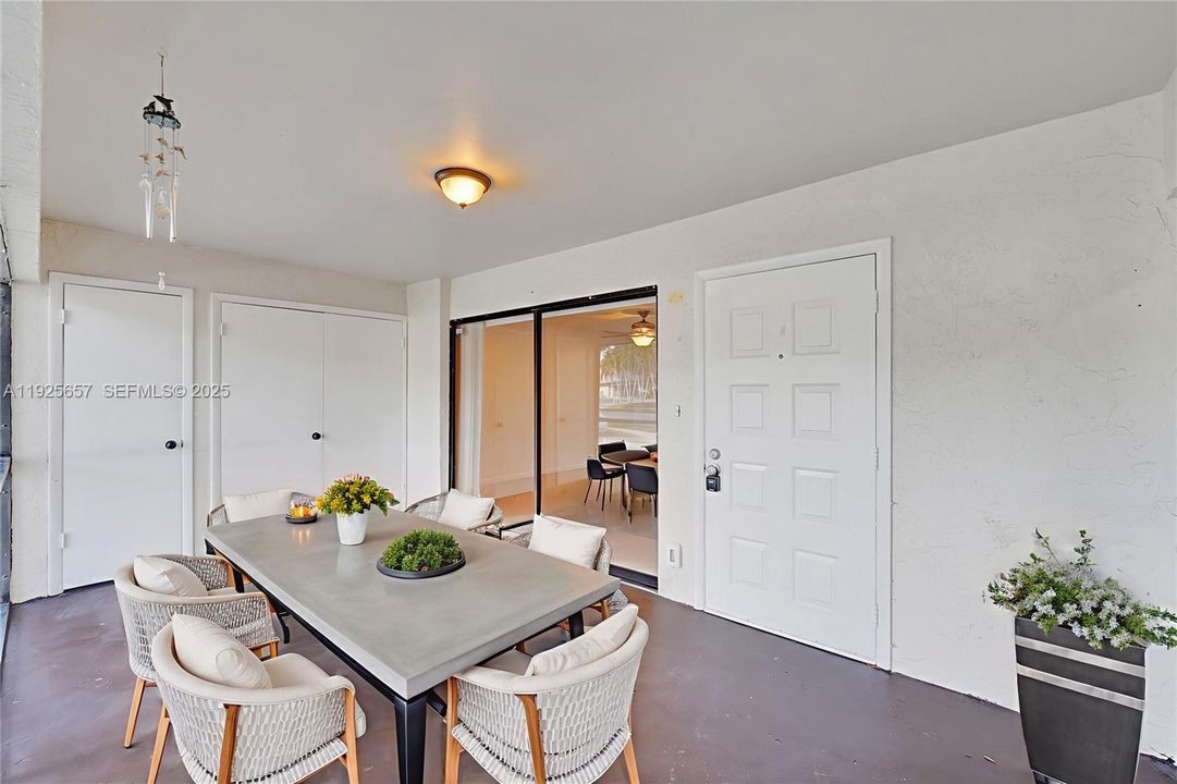 For Rent: $2,950 (3 beds, 2 baths, 1593 Square Feet)