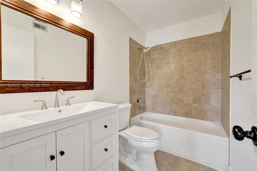 For Rent: $2,950 (3 beds, 2 baths, 1593 Square Feet)