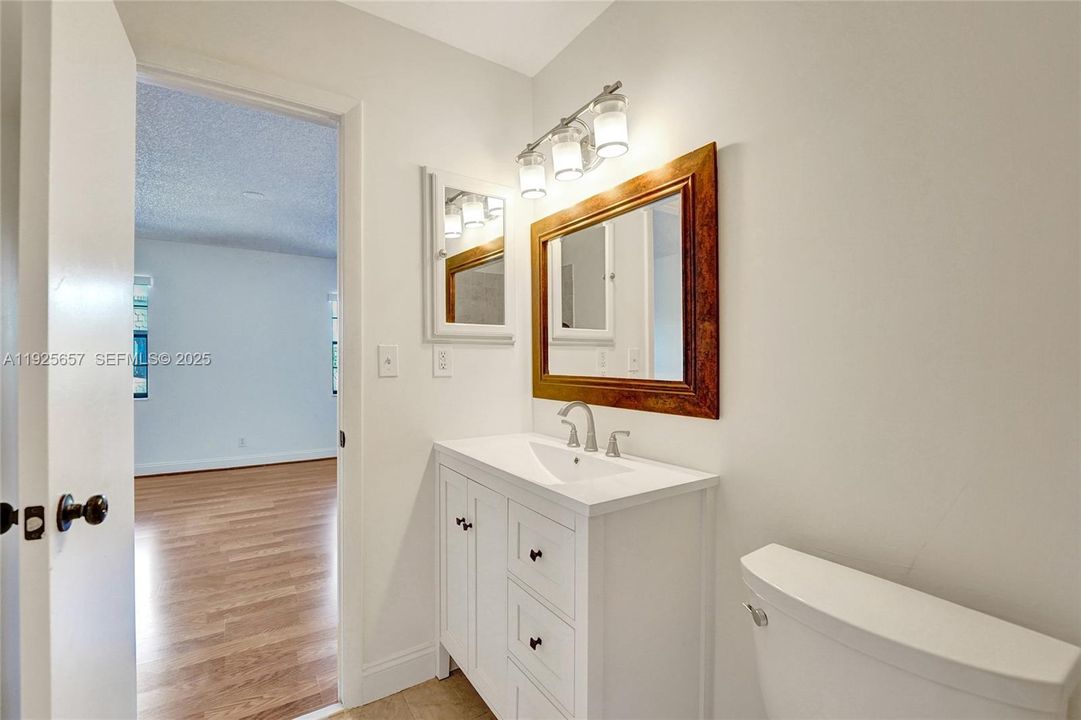 For Rent: $2,950 (3 beds, 2 baths, 1593 Square Feet)