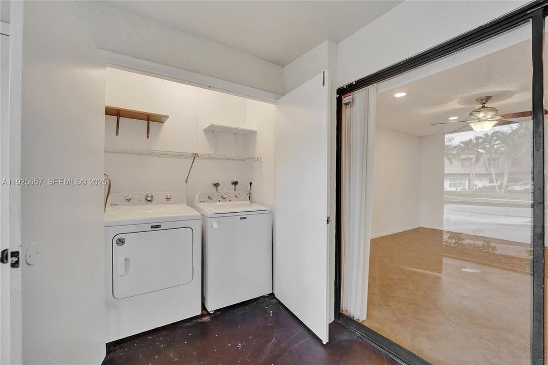 For Rent: $2,950 (3 beds, 2 baths, 1593 Square Feet)