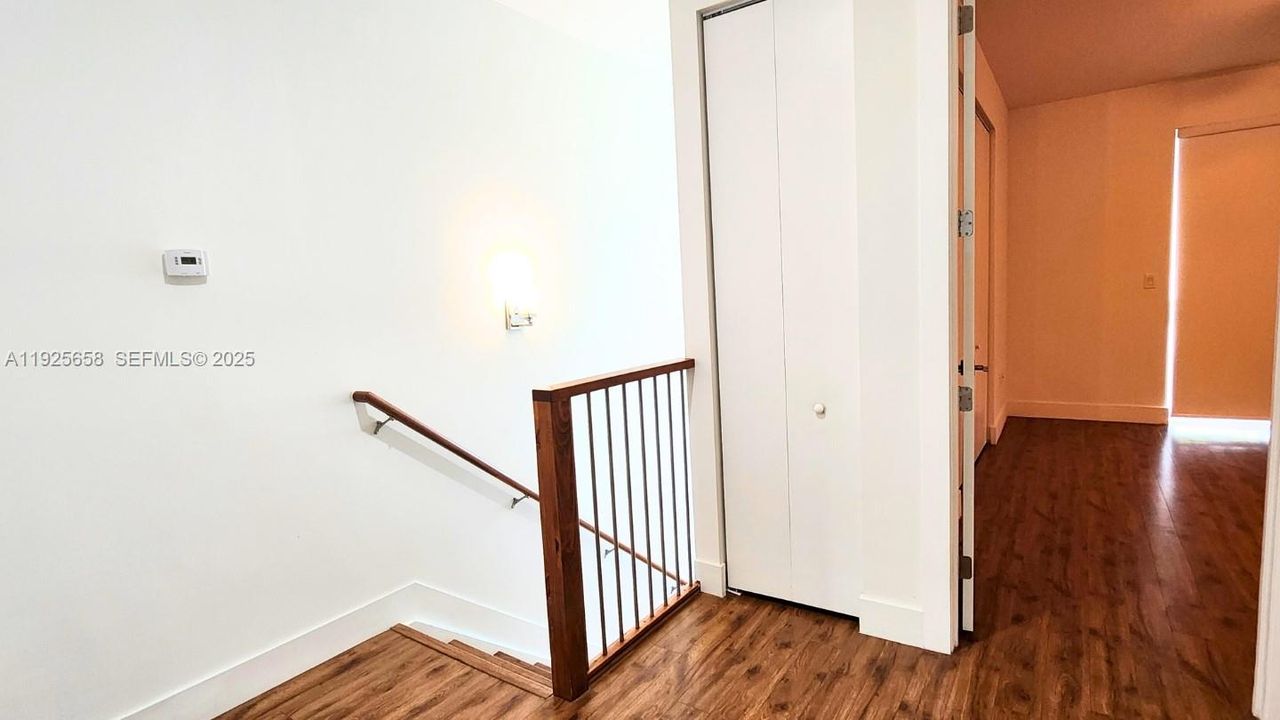 В аренду: $2,800 (2 спален, 2 ванн, 1225 Квадратных фут)