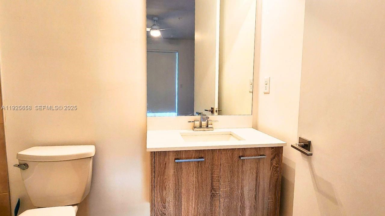 В аренду: $2,800 (2 спален, 2 ванн, 1225 Квадратных фут)