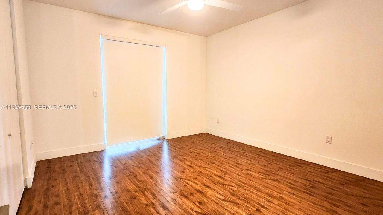 В аренду: $2,800 (2 спален, 2 ванн, 1225 Квадратных фут)