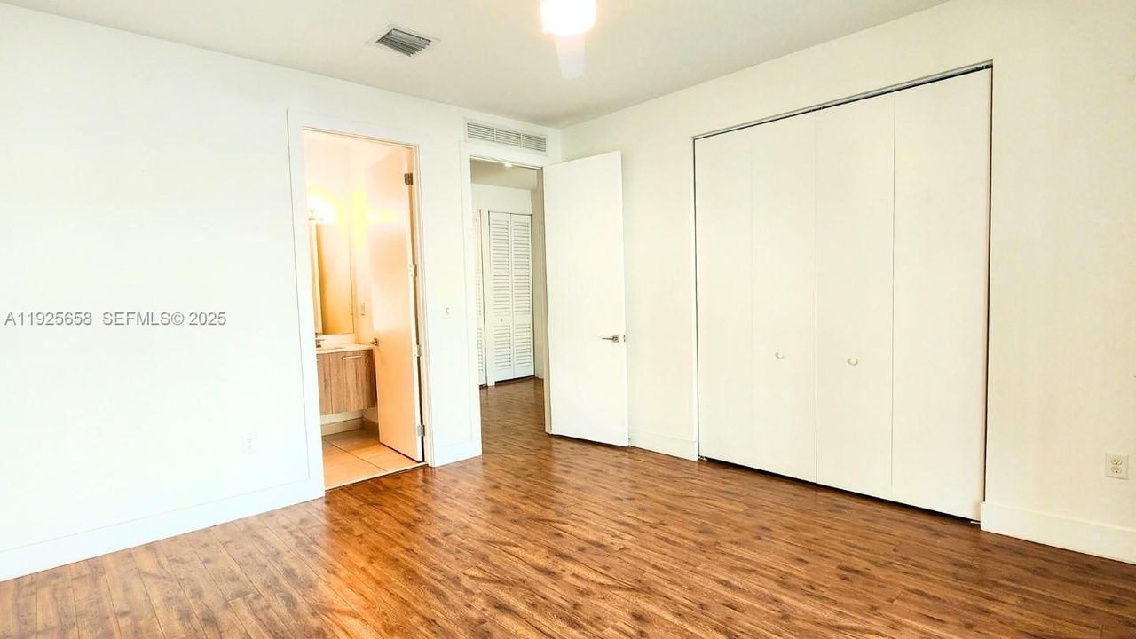 В аренду: $2,800 (2 спален, 2 ванн, 1225 Квадратных фут)