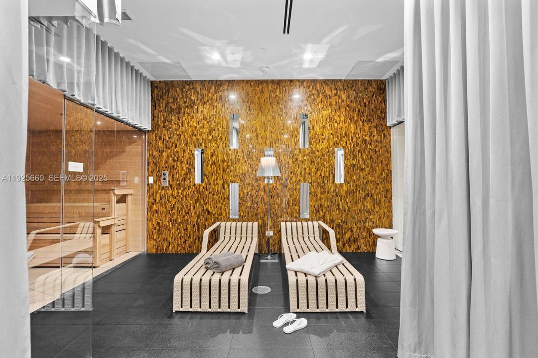 В аренду: $3,100 (2 спален, 2 ванн, 968 Квадратных фут)