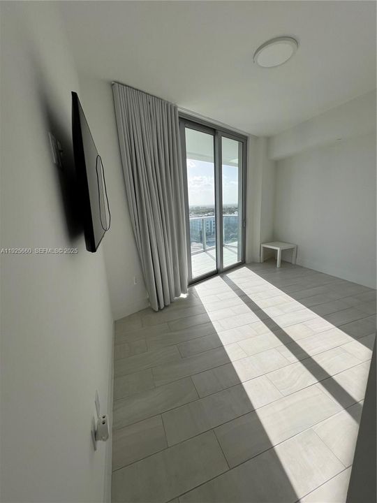 В аренду: $3,100 (2 спален, 2 ванн, 968 Квадратных фут)