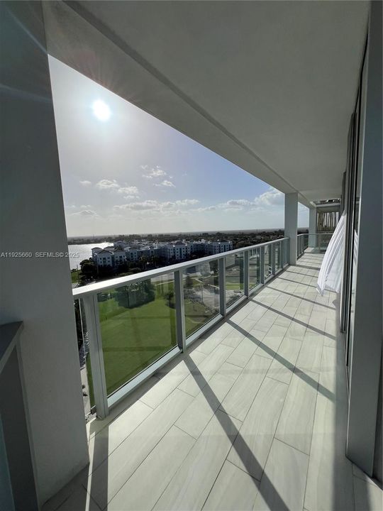 В аренду: $3,100 (2 спален, 2 ванн, 968 Квадратных фут)