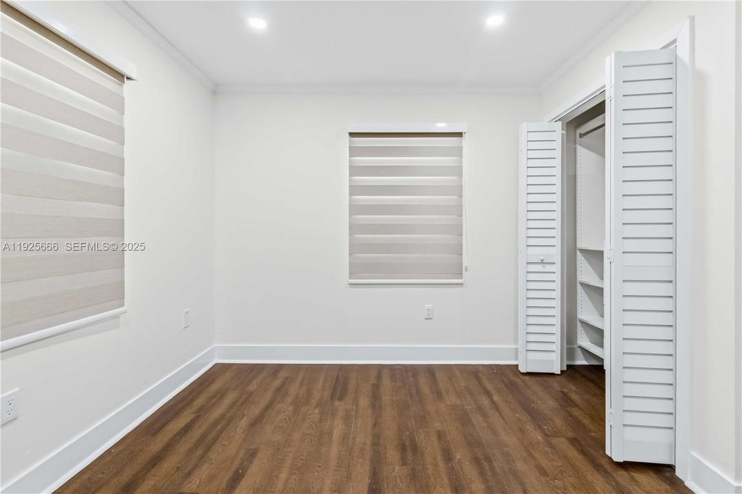 For Rent: $2,700 (2 beds, 1 baths, 715 Square Feet)