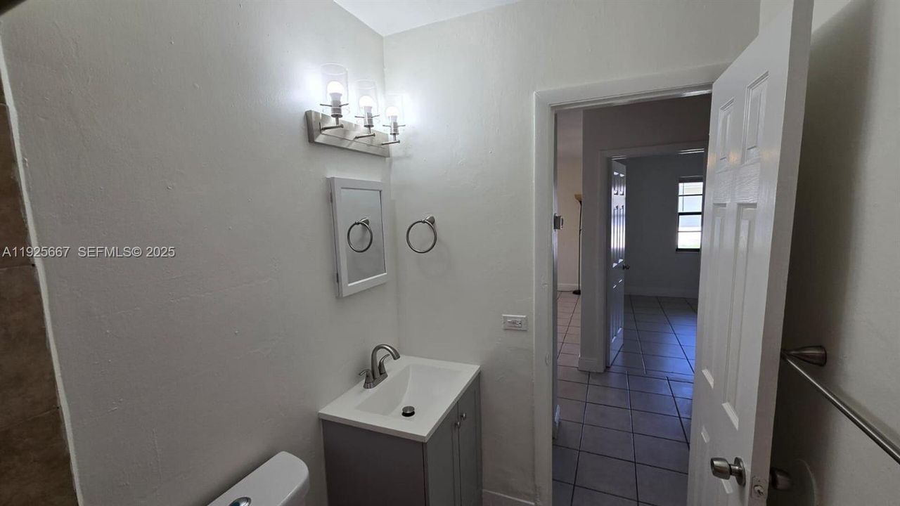 待售: $600,000 (0 贝兹, 0 浴室, 1699 平方英尺)