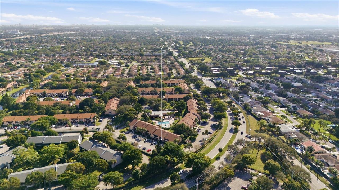 En Venta: $285,000 (2 camas, 2 baños, 1100 Pies cuadrados)