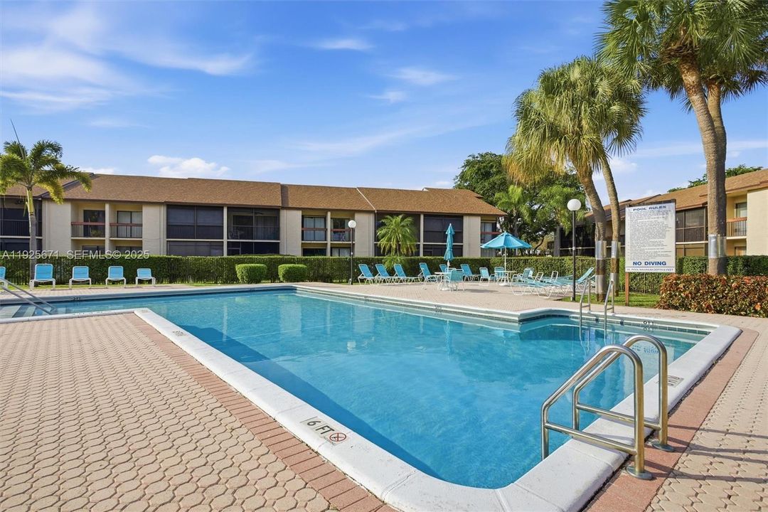 En Venta: $285,000 (2 camas, 2 baños, 1100 Pies cuadrados)