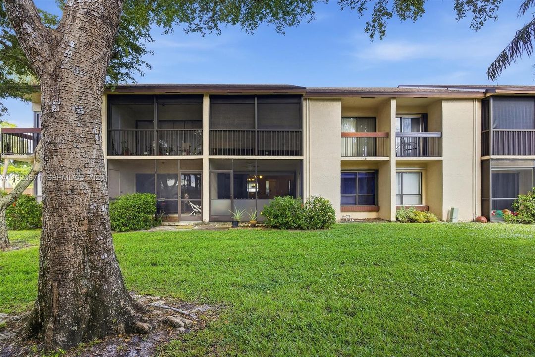 En Venta: $285,000 (2 camas, 2 baños, 1100 Pies cuadrados)