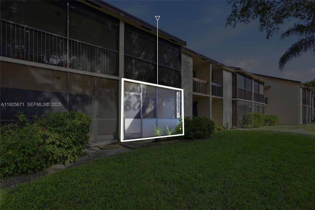 En Venta: $285,000 (2 camas, 2 baños, 1100 Pies cuadrados)