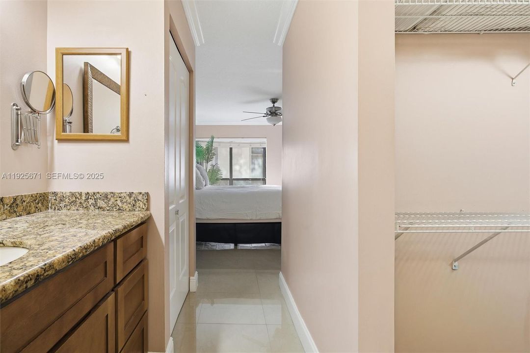 En Venta: $285,000 (2 camas, 2 baños, 1100 Pies cuadrados)