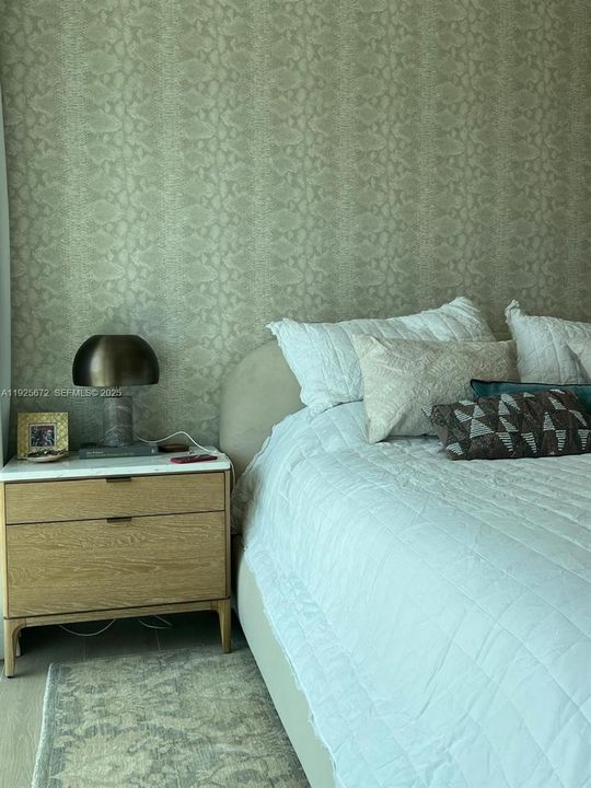 For Rent: $14,000 (3 beds, 3 baths, 1513 Square Feet)