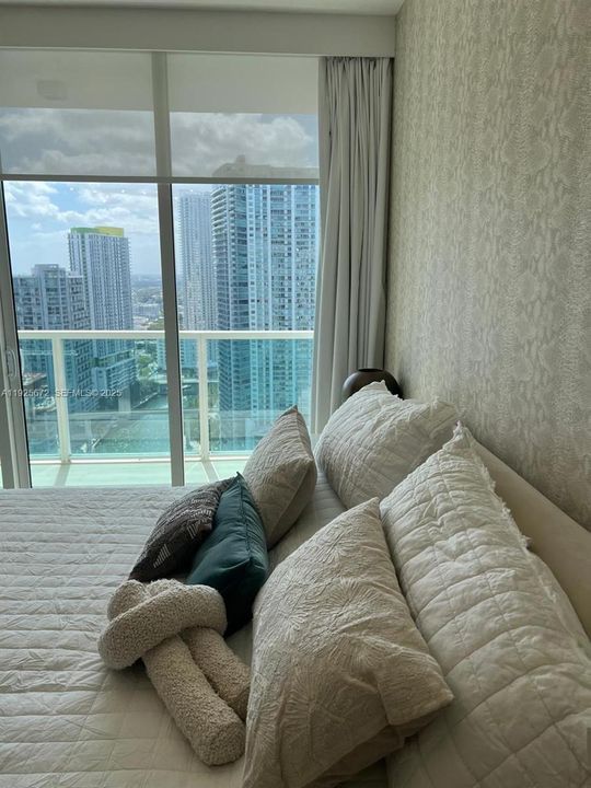 For Rent: $14,000 (3 beds, 3 baths, 1513 Square Feet)