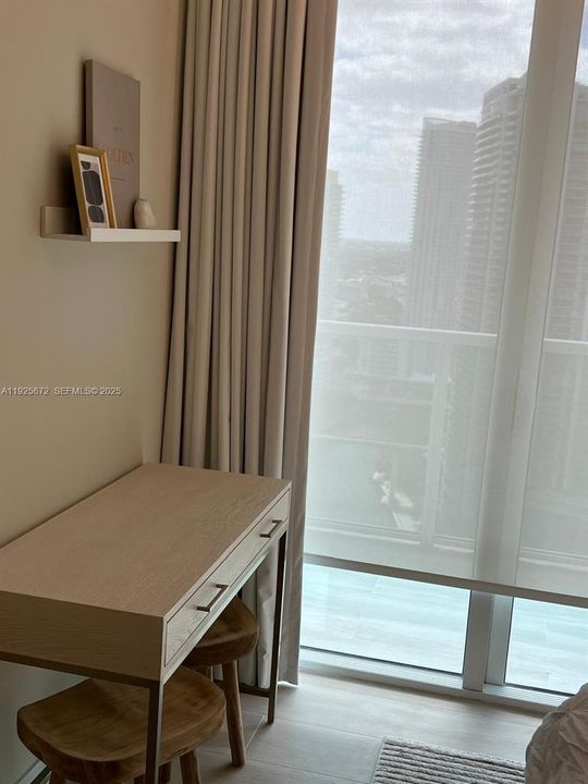 For Rent: $14,000 (3 beds, 3 baths, 1513 Square Feet)