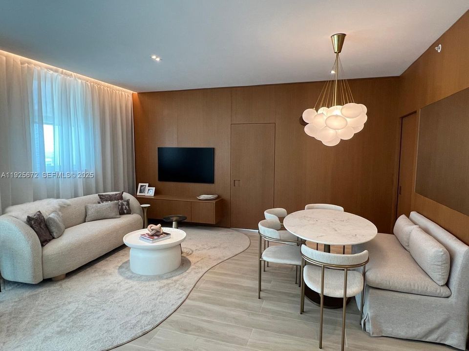 For Rent: $14,000 (3 beds, 3 baths, 1513 Square Feet)