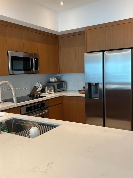 For Rent: $14,000 (3 beds, 3 baths, 1513 Square Feet)