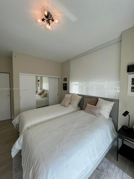 For Rent: $14,000 (3 beds, 3 baths, 1513 Square Feet)