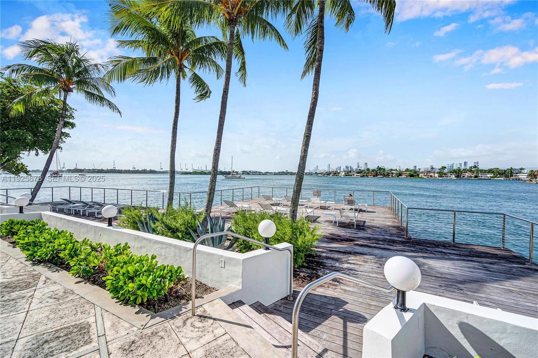 待售: $659,888 (1 贝兹, 1 浴室, 859 平方英尺)