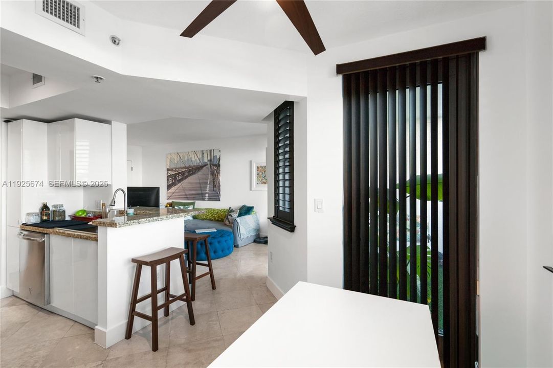 For Sale: $759,000 (1 beds, 1 baths, 826 Square Feet)