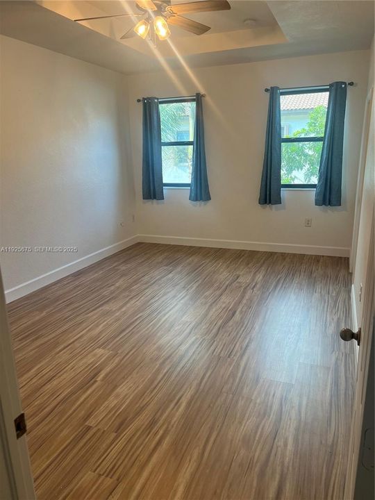 For Rent: $2,900 (3 beds, 2 baths, 1656 Square Feet)