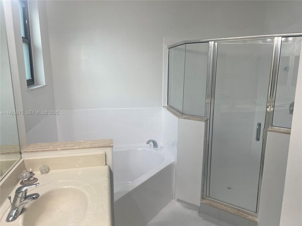 For Rent: $2,900 (3 beds, 2 baths, 1656 Square Feet)