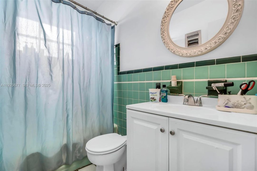 For Sale: $199,000 (0 beds, 1 baths, 400 Square Feet)